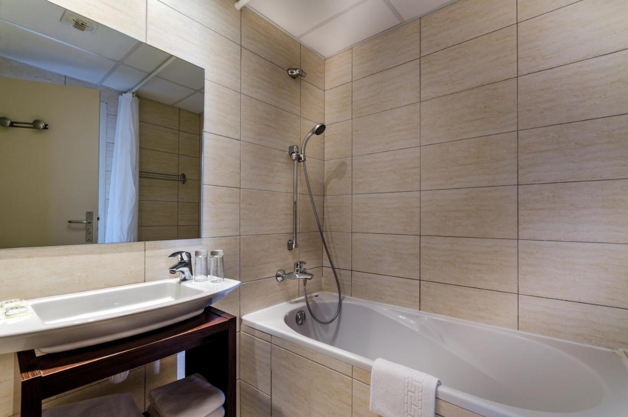Hotel Croix Des Bretons - Pyrenees Lourdes